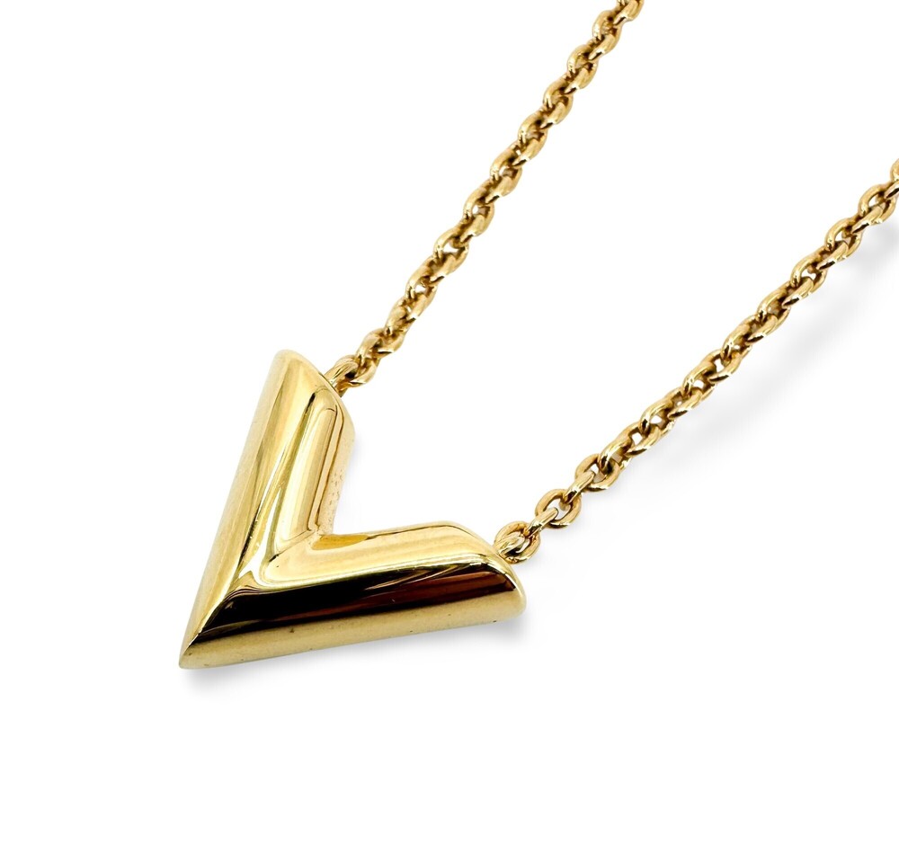 Louis Vuitton Essential V Metal
